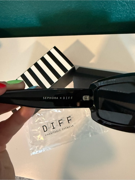 Sephora x DIFF Black Rectangular Sunglasses main image 7